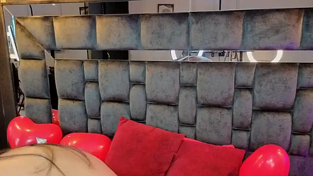 Aniajoness_ Adlı Modelin Canlı XXX Sohbeti