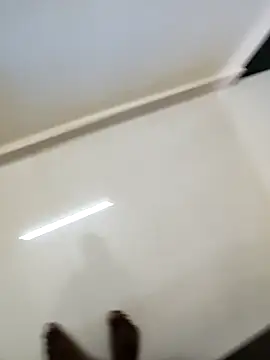 Pokazy przed kamerką – Paramkeerthi