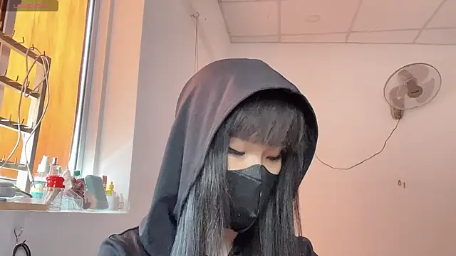 Tieu-May Adlı Modelin Canlı XXX Sohbeti