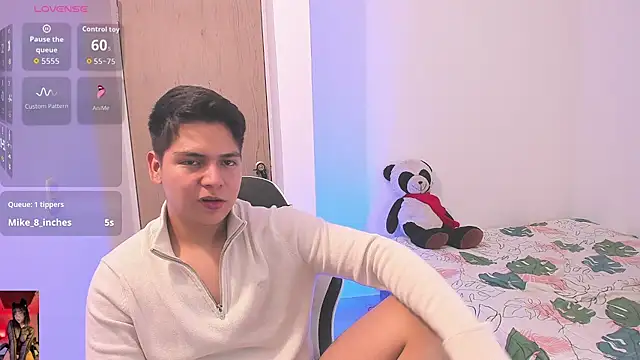 Chat +18 de Asta_YunoXXX ao vivo