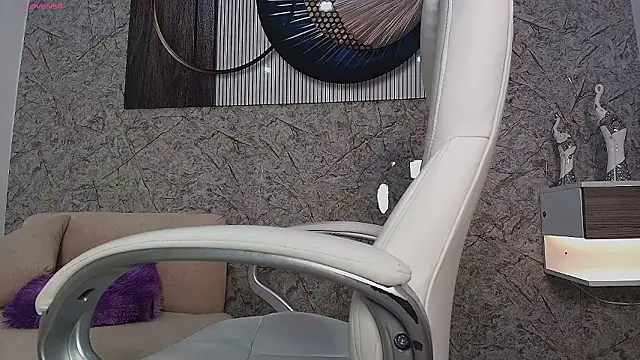 octavia_rouse Adlı Modelin Canlı XXX Sohbeti