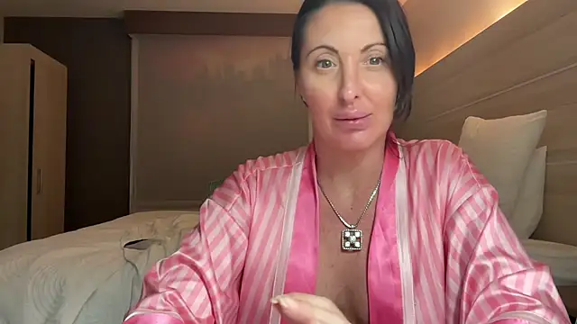 NurseStephania: онлайн-секс-чат