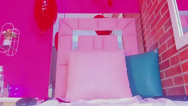 Baby_doll_XOXO élő XXX-chatje