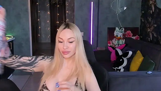 BlckmirrorrのライブXXXチャット