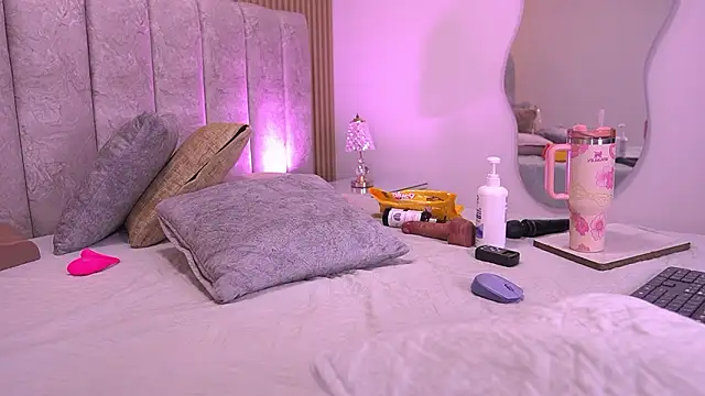 violeta_aroca élő XXX-chatje