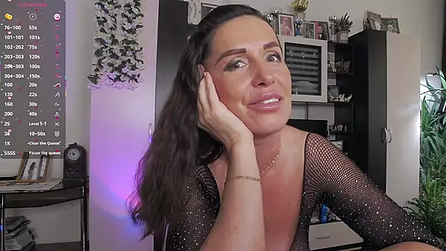 XXX chat uživo modela SheilaRyan