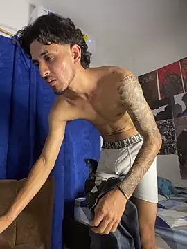 Kriss_Edwards 现场XXX聊天