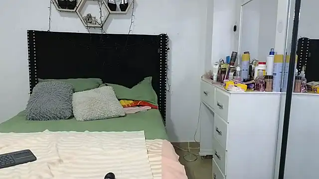 دردشة charlotte_077 الجنسية المباشرة