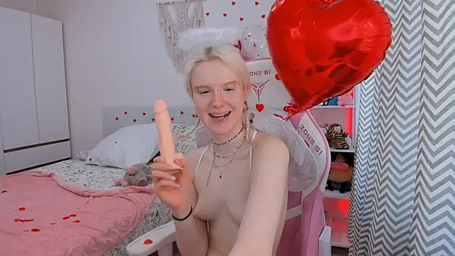 Mia_WaterFall élő XXX-chatje