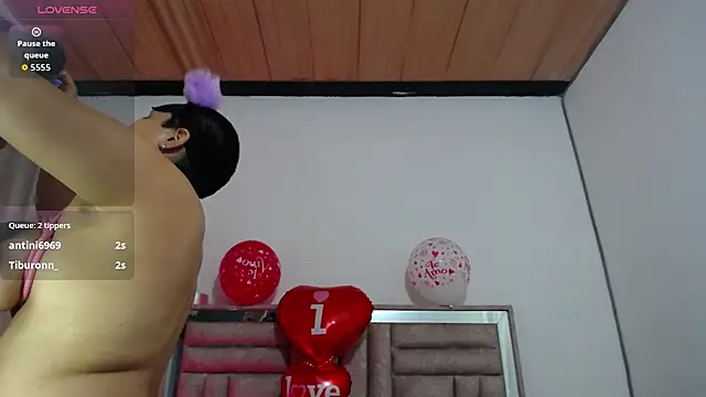 โชว์เว็บแคมของ Bombom_Lux