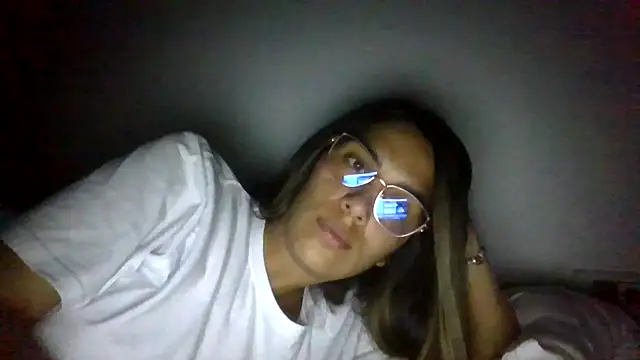 Chat +18 de Juanabrunette7 ao vivo