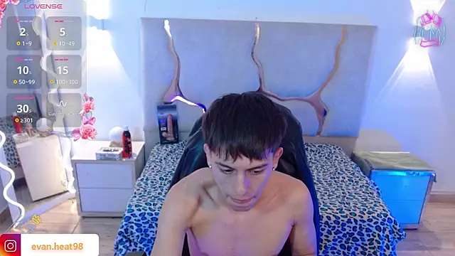 Онлайн чат XXX EVAN_TAY