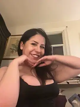 holyeroticss Chat XXX in diretta