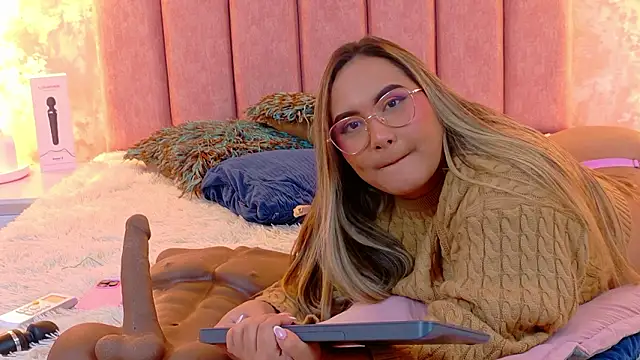 MiaLaurents 现场XXX聊天