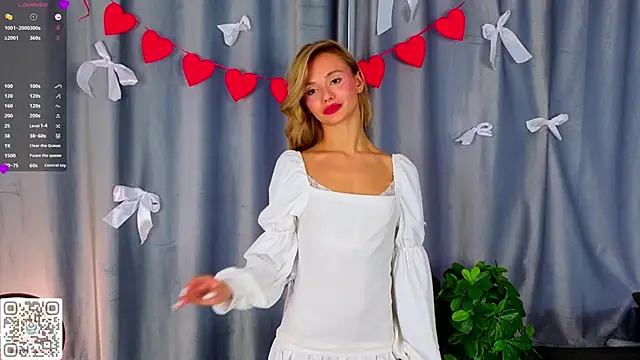 NaughtySeraphine Live XXX-Chat