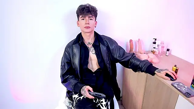 Chat XXX ao vivo de Axel_InkShade_