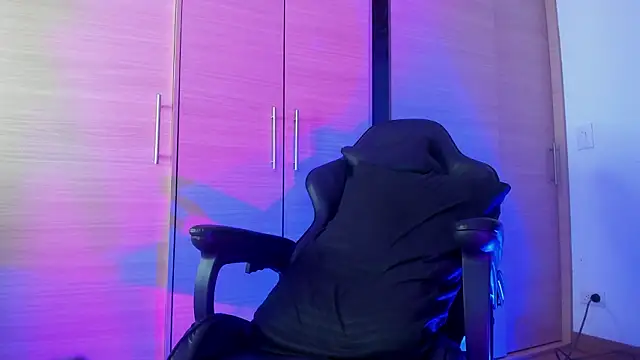 Dammian_ross Live XXX-chat