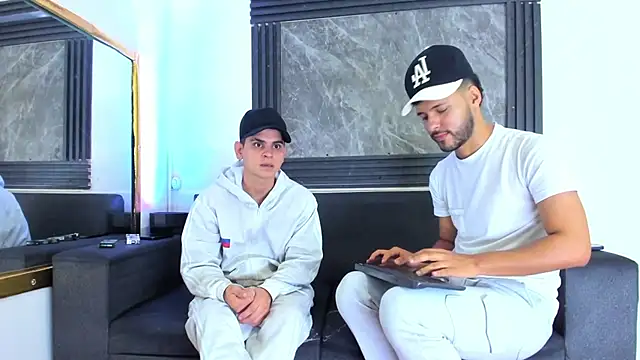 Angel_Villareal Show in webcam