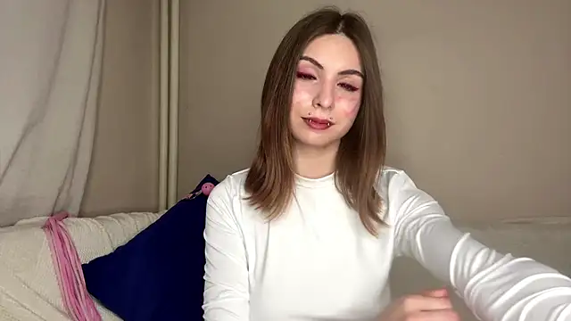 ErlinaBuoy: онлайн-секс-чат