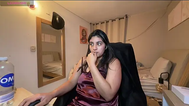 دردشة cloe_small الجنسية المباشرة