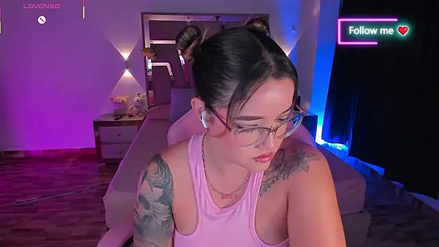 lunaarose: απευθείας συνομιλία ΧΧΧ