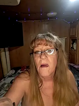 Pokazy przed kamerką – spicyG-maw