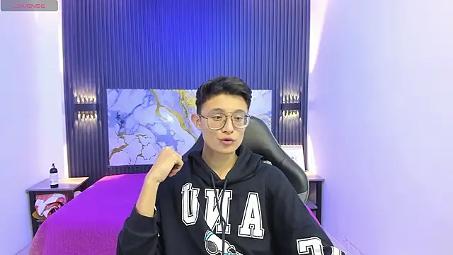 SantiagoRusso18 Webcam Show