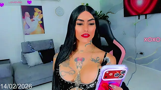 Nella_Dolls élő XXX-chatje
