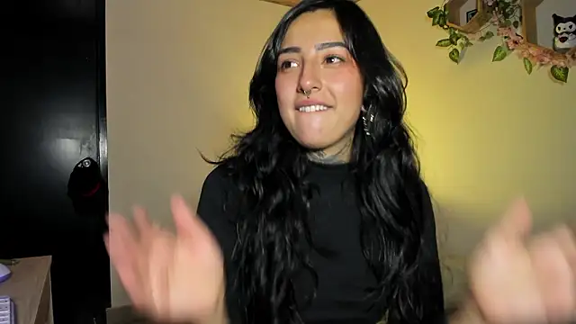 miku_st Adlı Modelin Canlı XXX Sohbeti