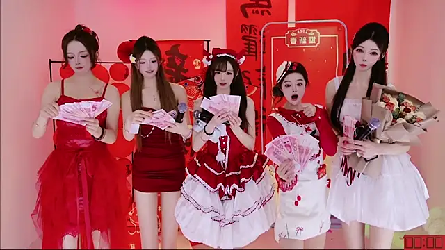 TNT-Sister élő XXX-chatje