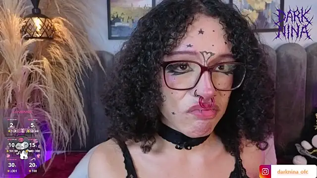 Dark_nina_ Chat XXX in diretta