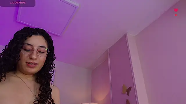 DemiJones_ Adlı Modelin Canlı XXX Sohbeti