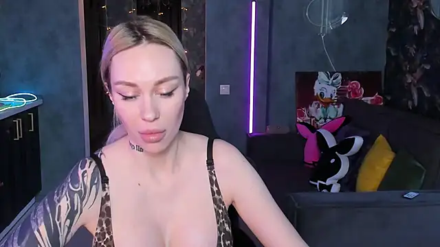 Živý XXX chat Blckmirrorr