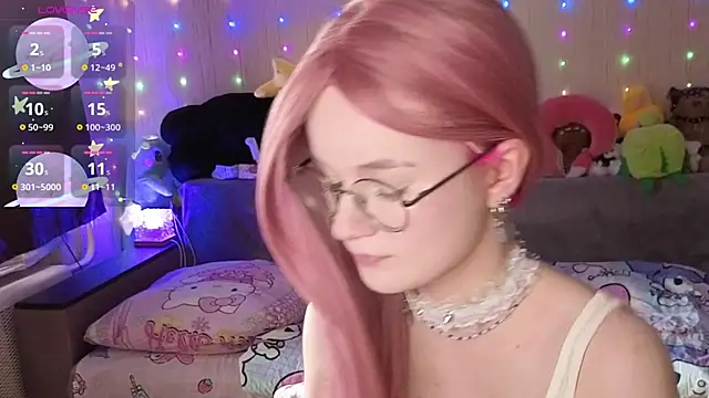 Kitty_smalltits Webcam Show