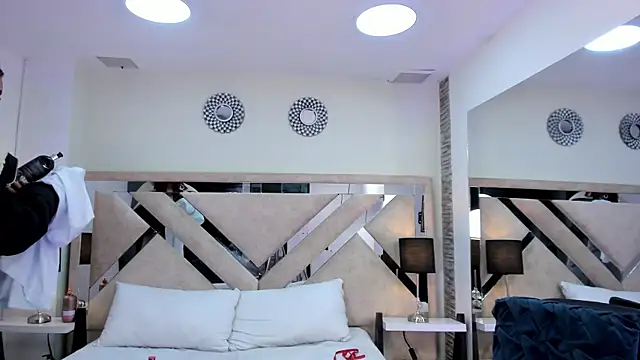 ximena_vasquez8 Adlı Modelin Canlı XXX Sohbeti