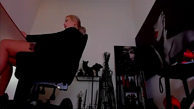 MistressDemi Chat XXX live