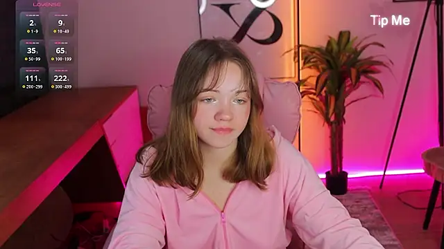 Show modela Kiss_Moon na web-kameri