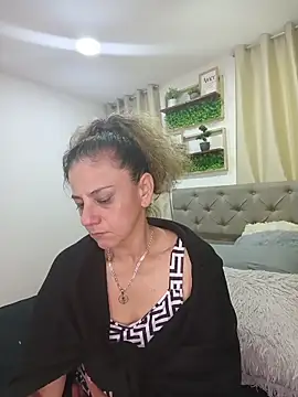 sasi_luna élő XXX-chatje