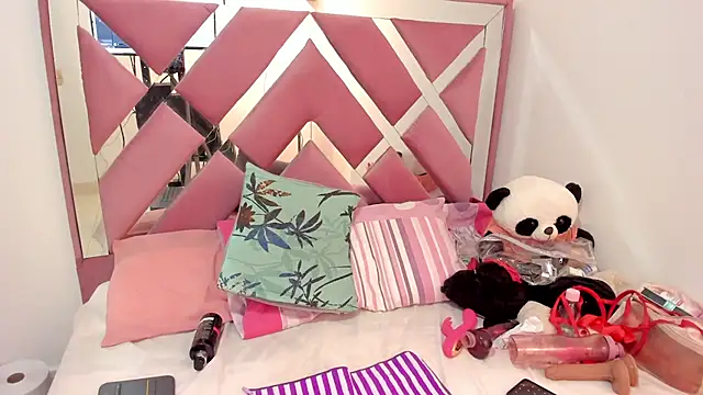 bellalumi Adlı Modelin Canlı XXX Sohbeti