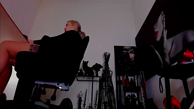 Chat XXX en directo de MistressDemi