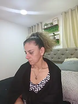 sasi_luna élő XXX-chatje