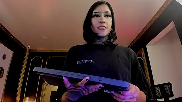 Kat_VonDe Chat XXX in diretta