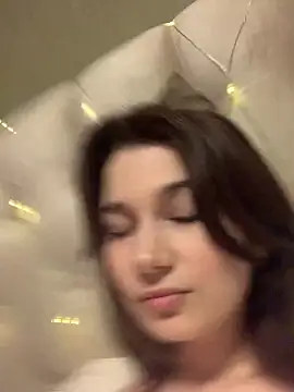 Carina_E élő XXX-chatje