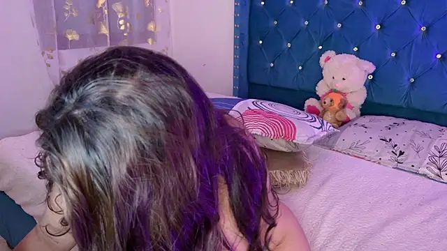 Lilly_Peach22 লাইভ XXX চ্যাট