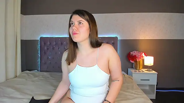 NikkiBustt – Naživo XXX chat