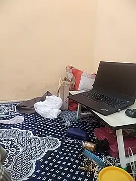 meenu_bhabhi547 即時 XXX 聊天