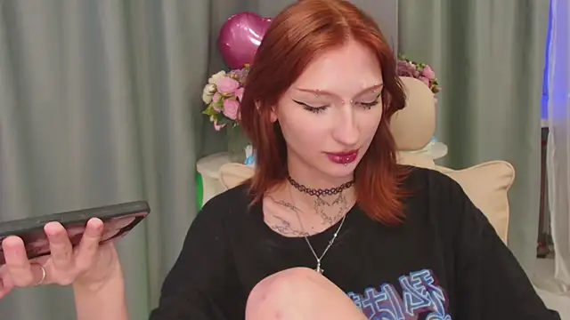 May_suki élő XXX-chatje