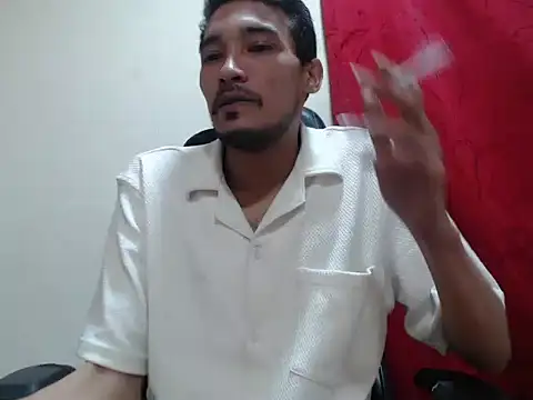 Calientes96 라이브 XXX 채팅