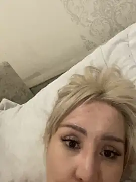 Chat +18 de Yulianna_Smith ao vivo