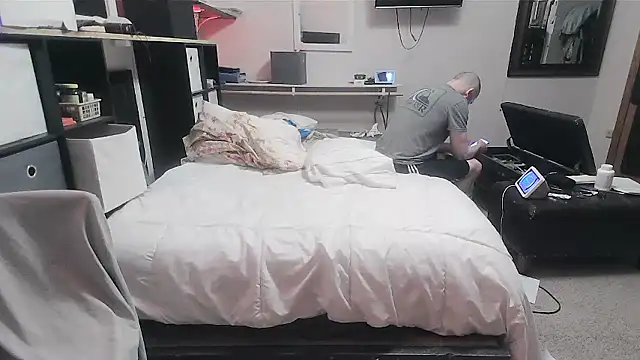 Chat +18 de sissytrapdolly24 ao vivo